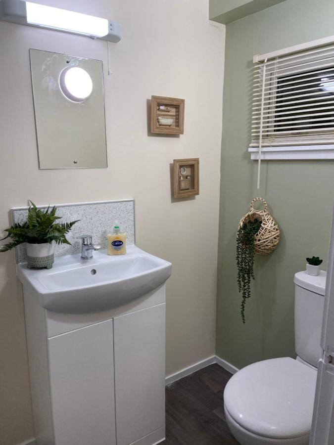 Kevara Shepherds Hut Finstown Exterior photo